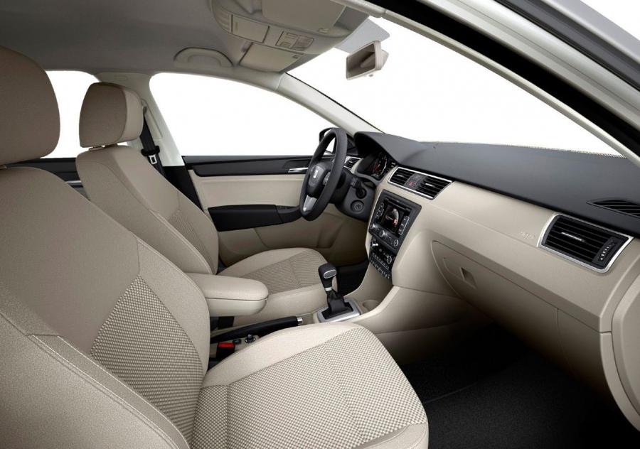  Seat Toledo 2013 года  (фото 2 из 8)